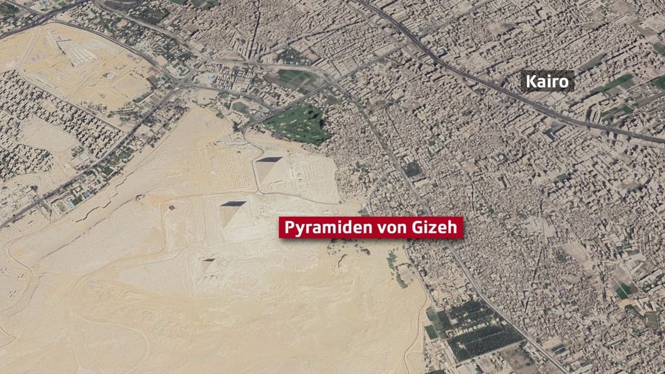 Karte der Stadt Kairo mit Pyramieden gleich daneben