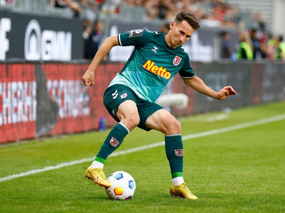 Faber stops the ball