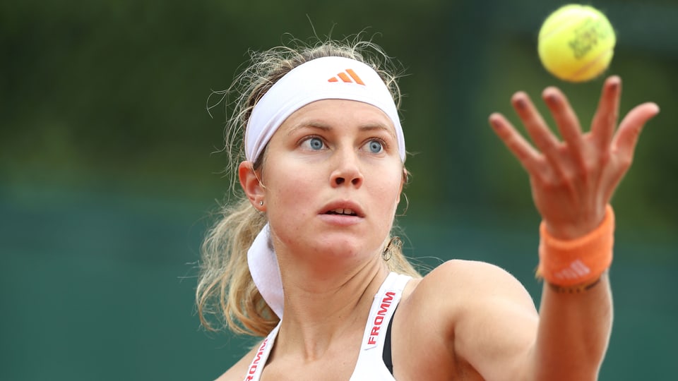 Stefanie Vögele beim Auschlag.