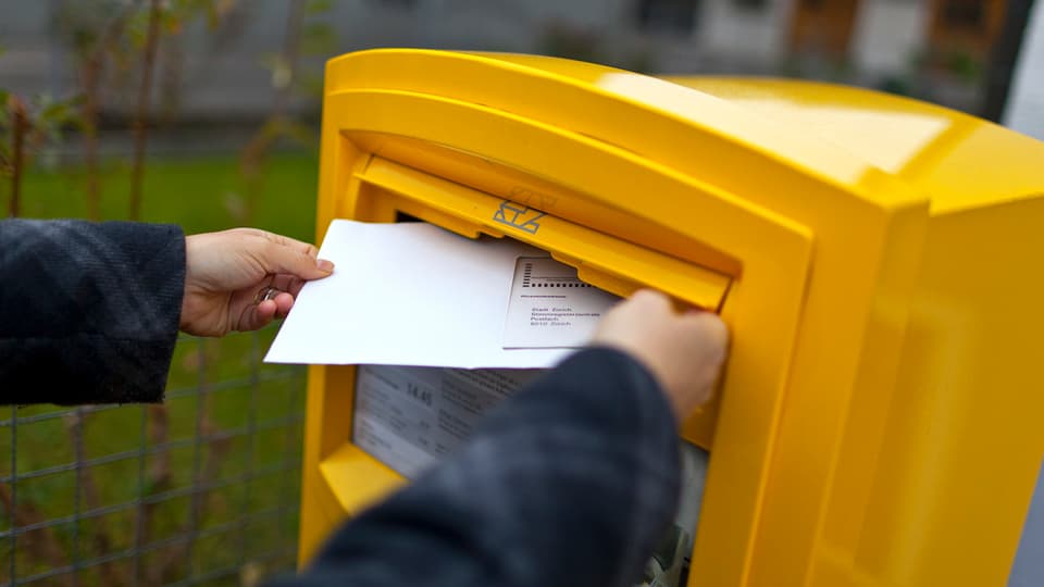 Neues Zustellsystem: Wenn die Mahnung künftig im Briefkasten landet, spart der Kanton Bern erheblich Portokosten. 