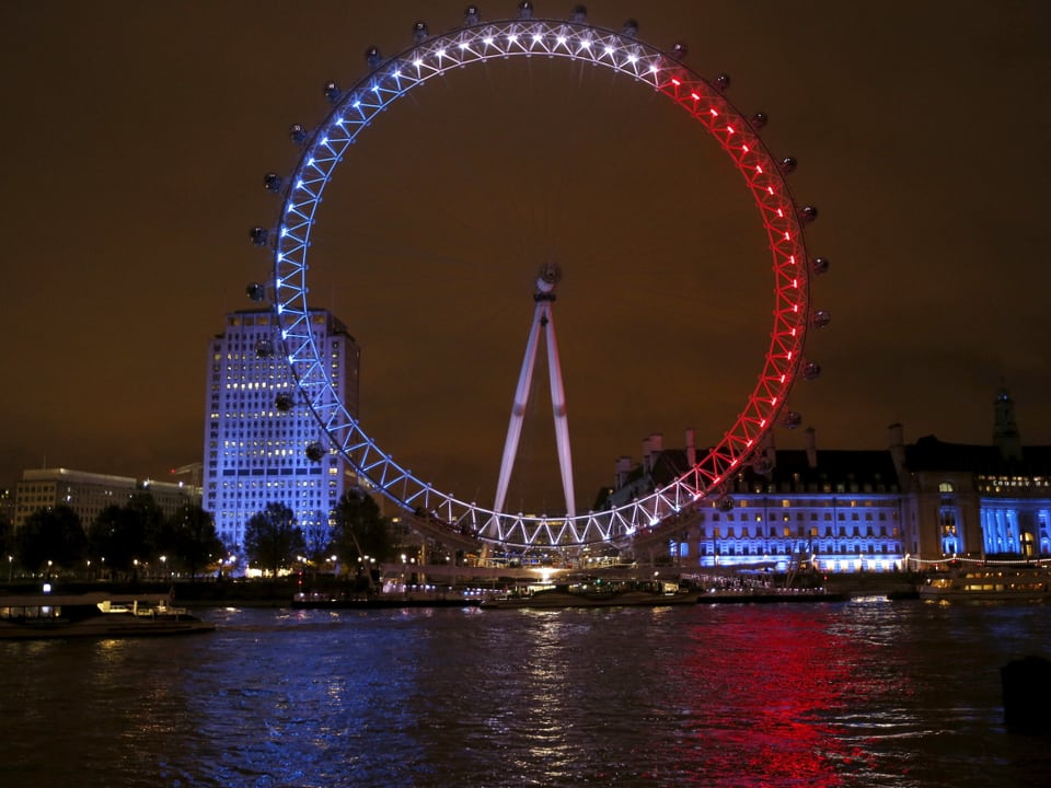 London Eye in den Farben blau, weiss, rot