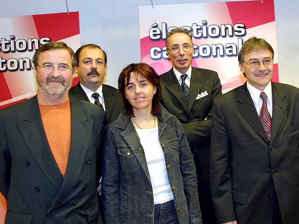10. November 2002: Die neu gewählte jurassische Regierungsrätin Elisabeth Baume-Schneider posiert mit ihren Kollegen. 