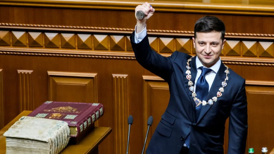 Am 20. Mai 2019 legt der neu gewählte Präsident Wolodimir Selenski bei der Amtseinführung seinen Eid ab.