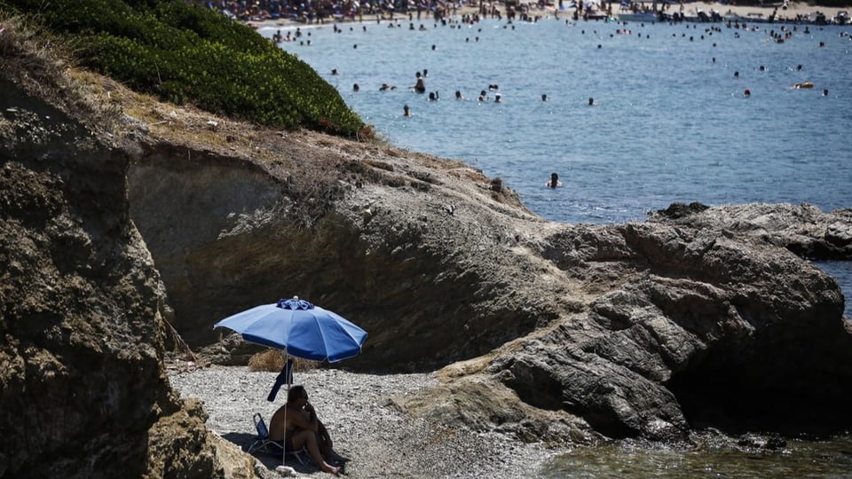 Strand von Lagonissi.