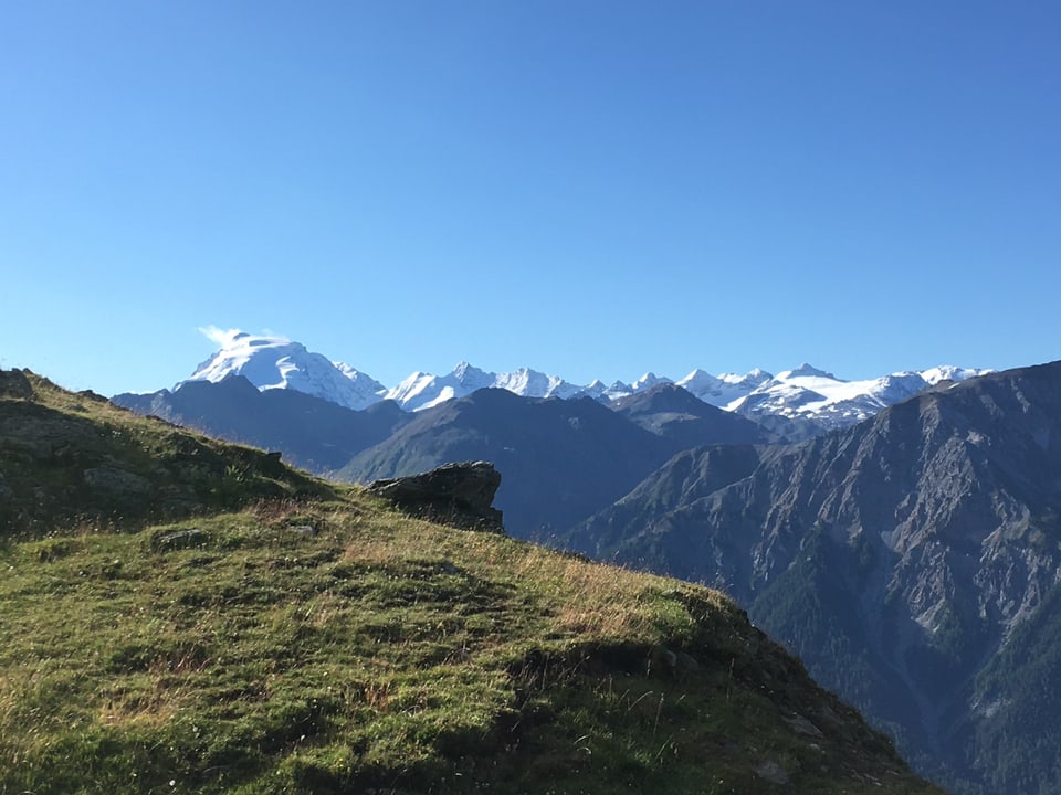 Vista vers il Ortler davent dals muts sur Lü Vista vers il Ortler davent dals muts sur Lü