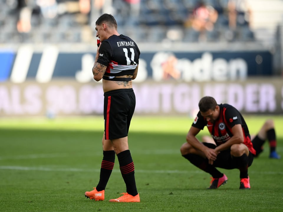 Der Nati-Spieler wird bei Frankfurt zur zweiten Hälfte eingewechselt und muss sich am Ende mit einem 1:1 gegen Aufsteiger Bielefeld begnügen. 
