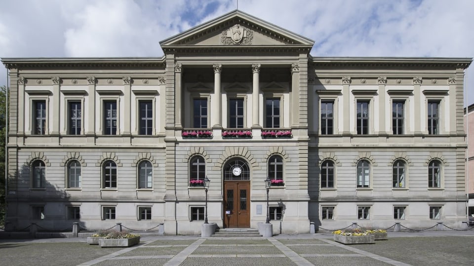 Aussenansicht Glarner Rathaus