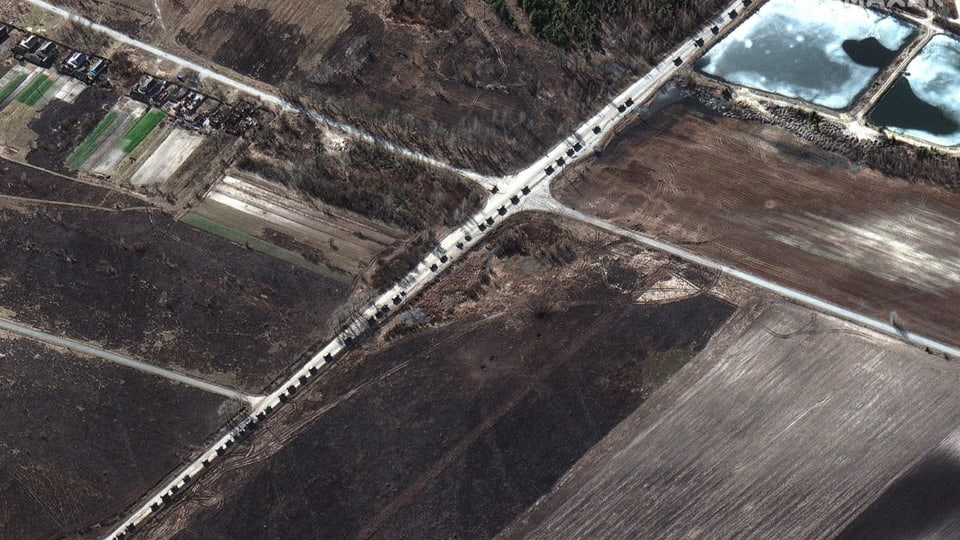 Satellitenbilder des US-Unternehmens Maxar zeigen den riesigen russischen Konvoi, der sich der Hauptstadt Kiew nähert.