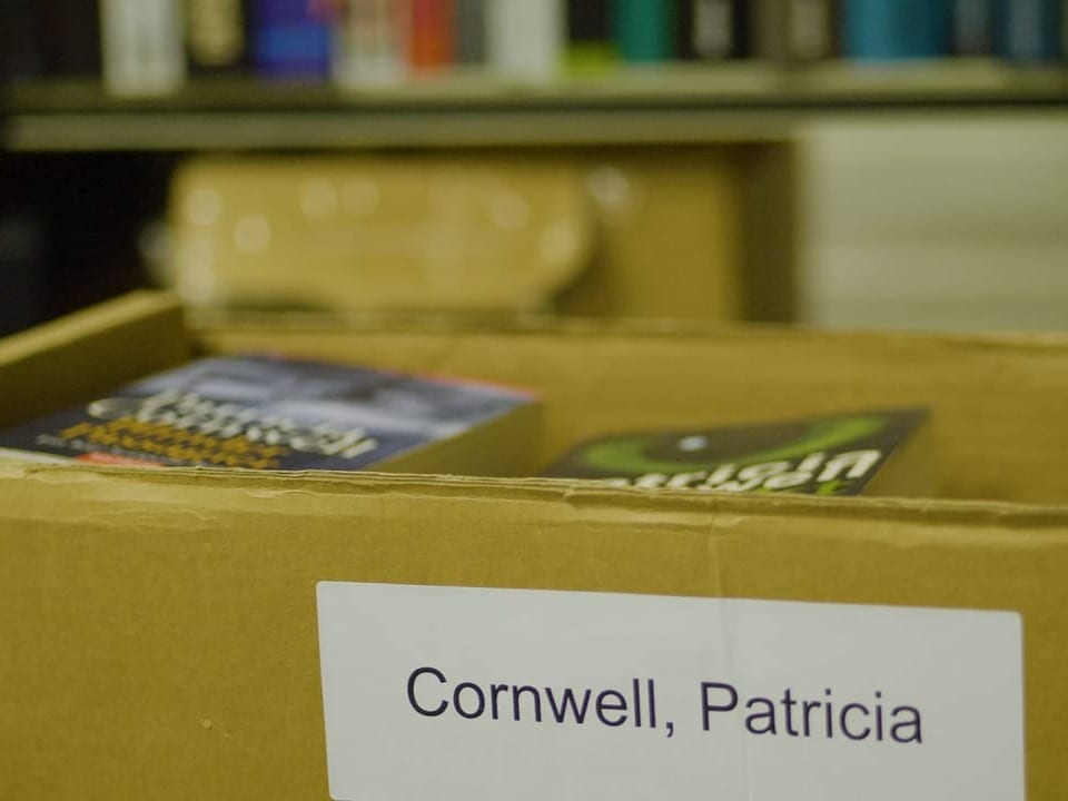 Die Patricia-Cornwell-Kiste.