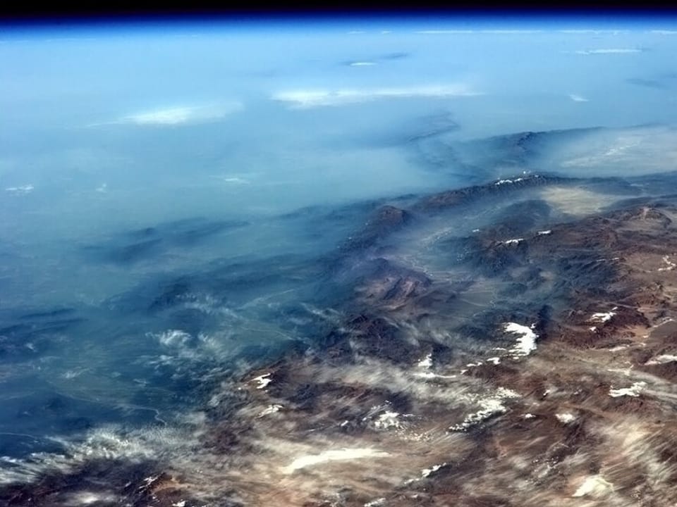 Blick aus dem Orbit auf das Pamirgebirge.