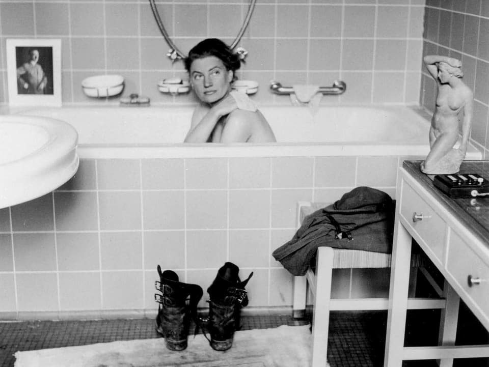 In Hitlers Münchner Wohnung sitzt Lee Miller in der Badewanne – das wohl bekannteste Bild von ihr.