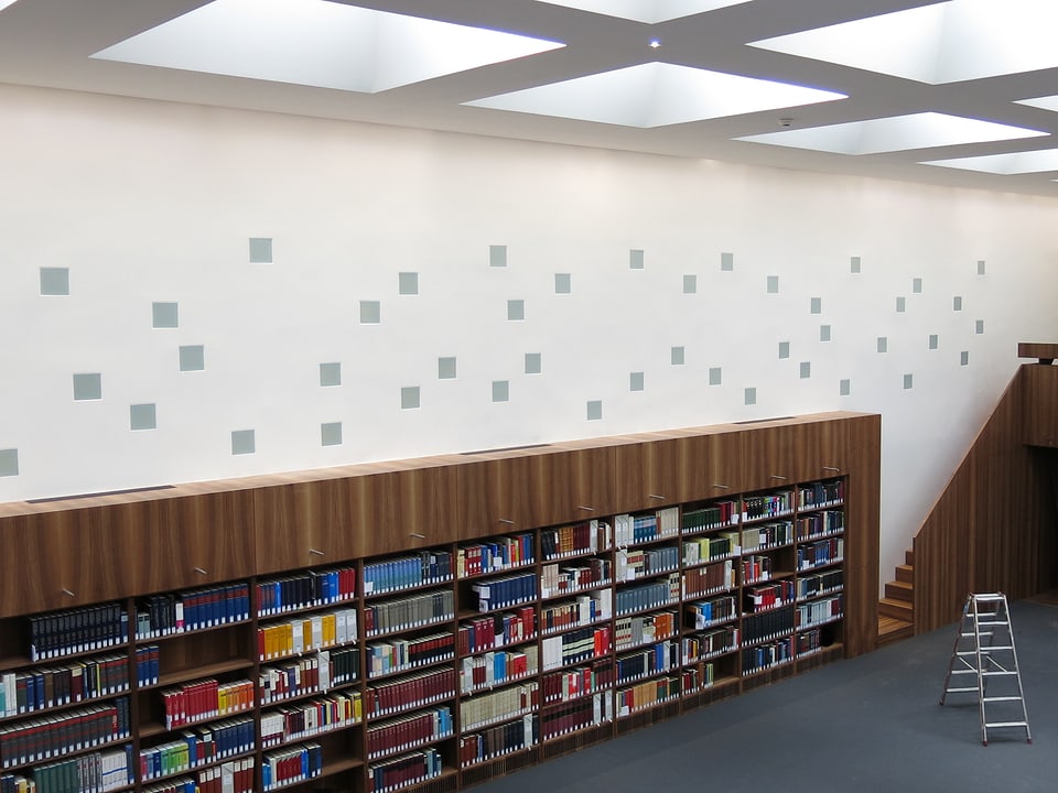 Zu sehen ist der umgebaute Lesesaal der Bibliothek Münstergasse.
