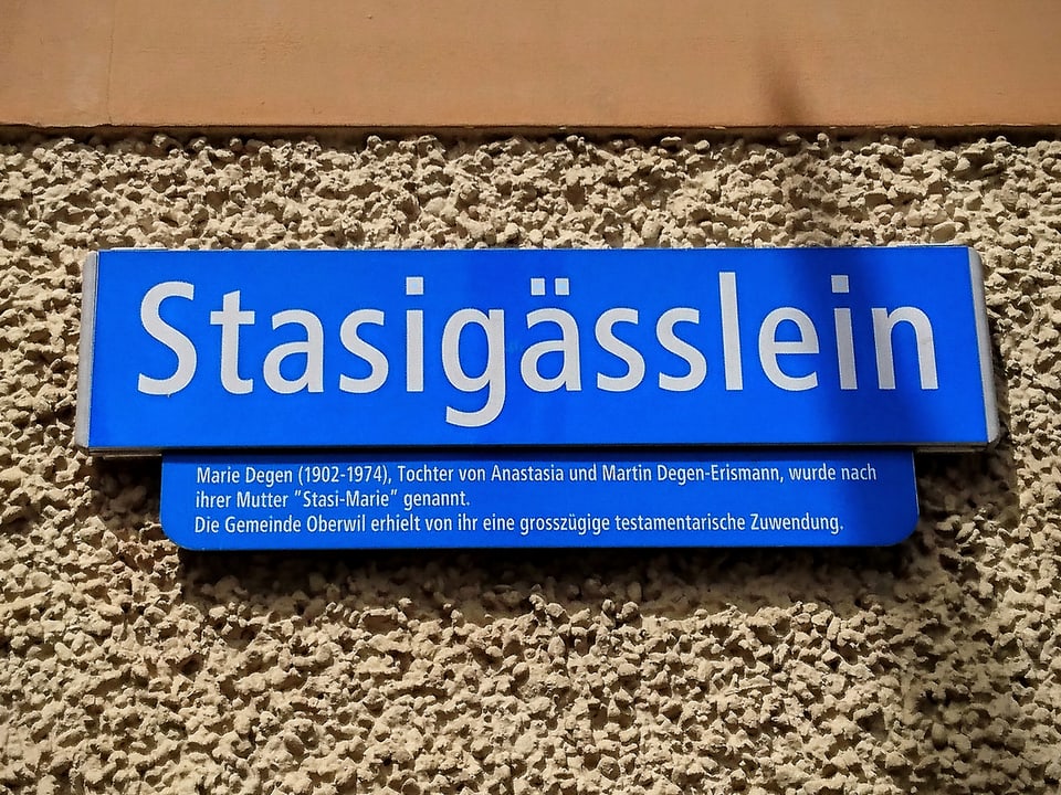 Auf einem Strassenschild steht «Stasigässlein».