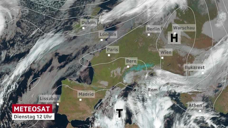 Satellitenbild von Europa mit vielen Wolken im Mittelmeerraum