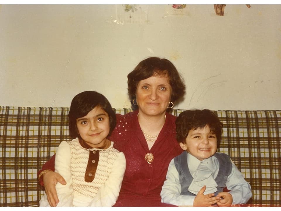 Ein älteres Foto: Mutter Hanneh mit Fida und ihrem Bruder Mousa in Beirut.