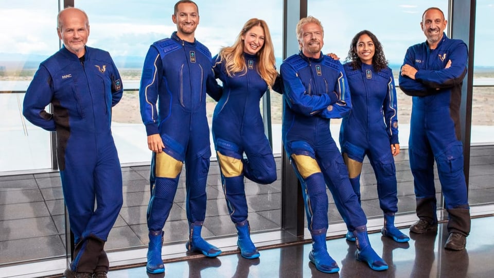 Richard Branson mit seinem Astronauten-Team.