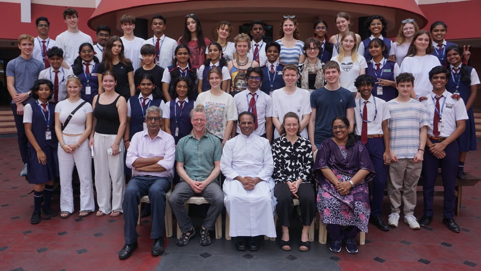 Gruppenfoto der Luzerner und indischen Lernenden in Indien.