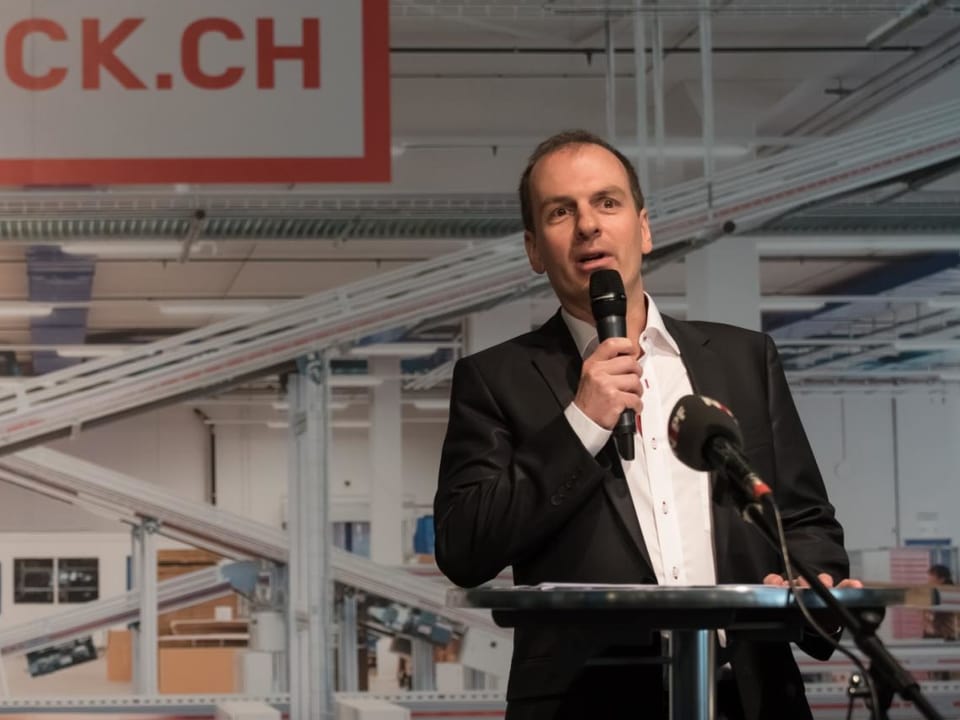 Competec-Chef Roland Brack bei der Eröffnung des Erweiterungsbaus in Willisau.