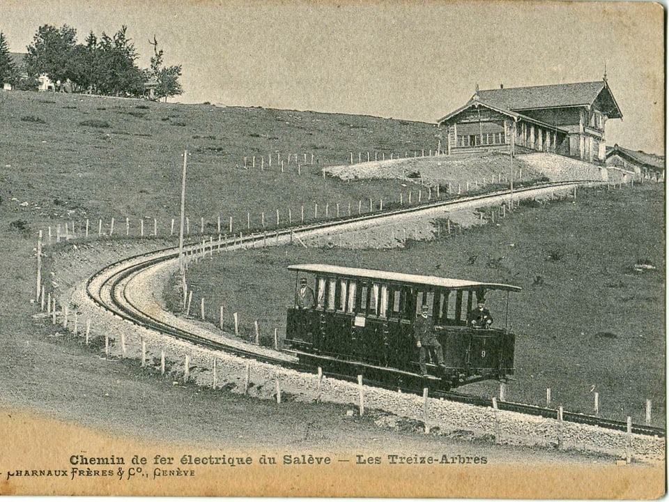 Historische Aufnahme der «Chemin de Fer». Die Zahnradbahn fährt auf den Mont Salève.