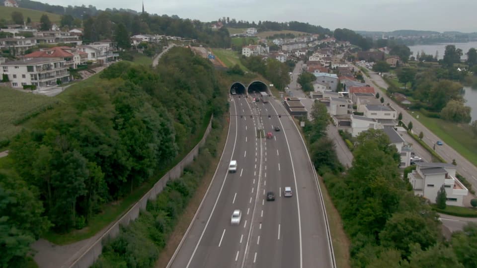 Nordportal Tunnel Eich, A2 quer durch Eich LU am Sempachersee