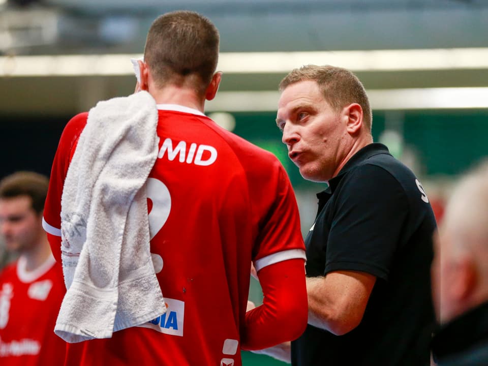 Der Schweizer Leader Andy Schmid und Nati-Coach Michael Suter.