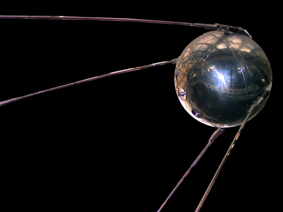 Ein Nachbau der Sputnik 1.