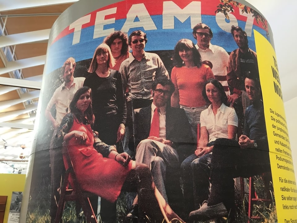 Ein Plakat mit jungen Menschen drauf - sie nennen sich Team 07.