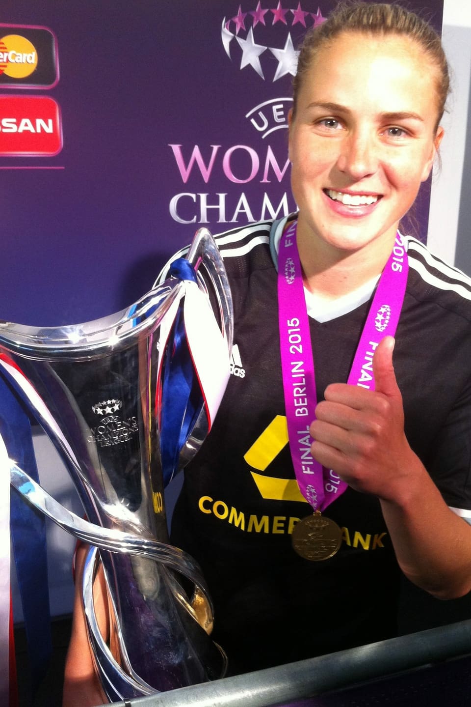 Mit der CL-Trophäe Crnogorcevic mit der CL-Trophäe