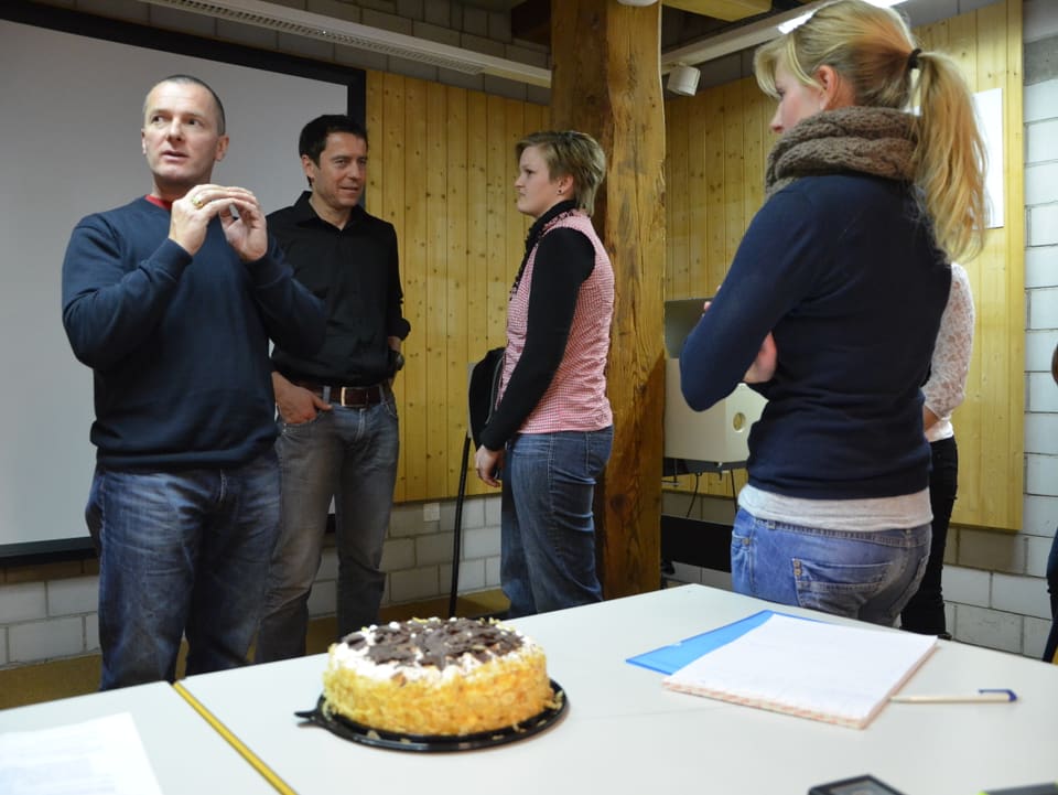 Eine Torte im Kurslokal.
