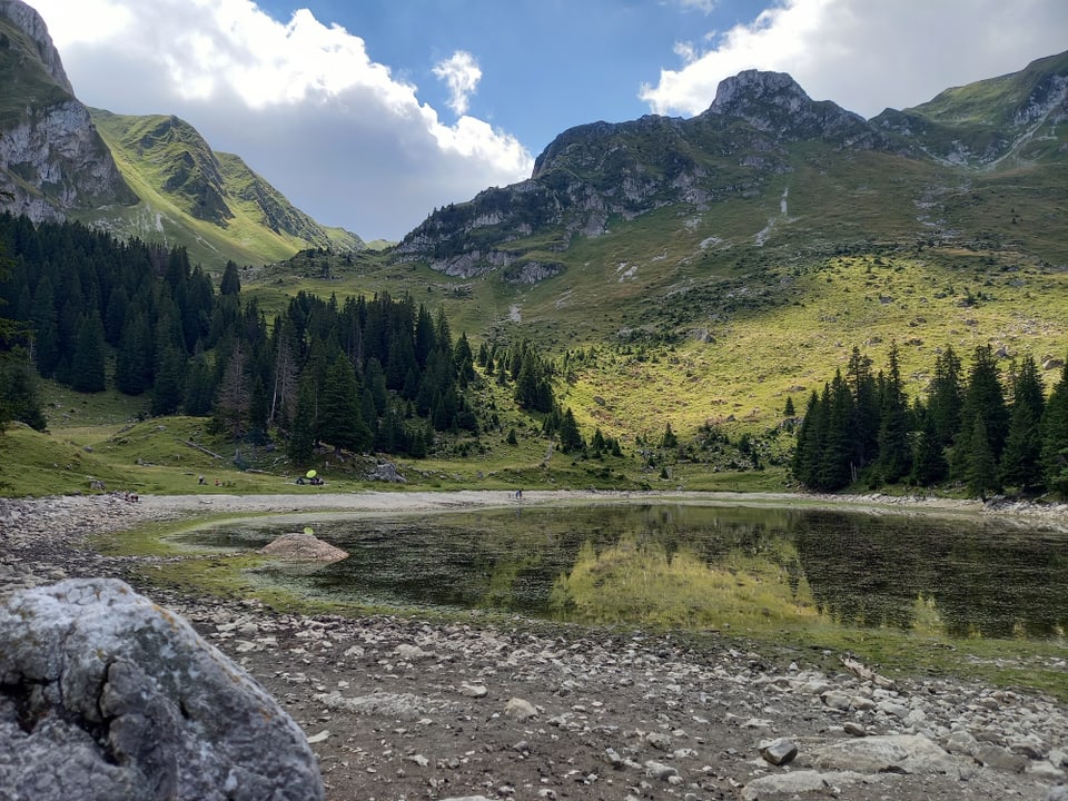 Gantrischsee/BE Das Wasser reicht nicht bis zum Ufer