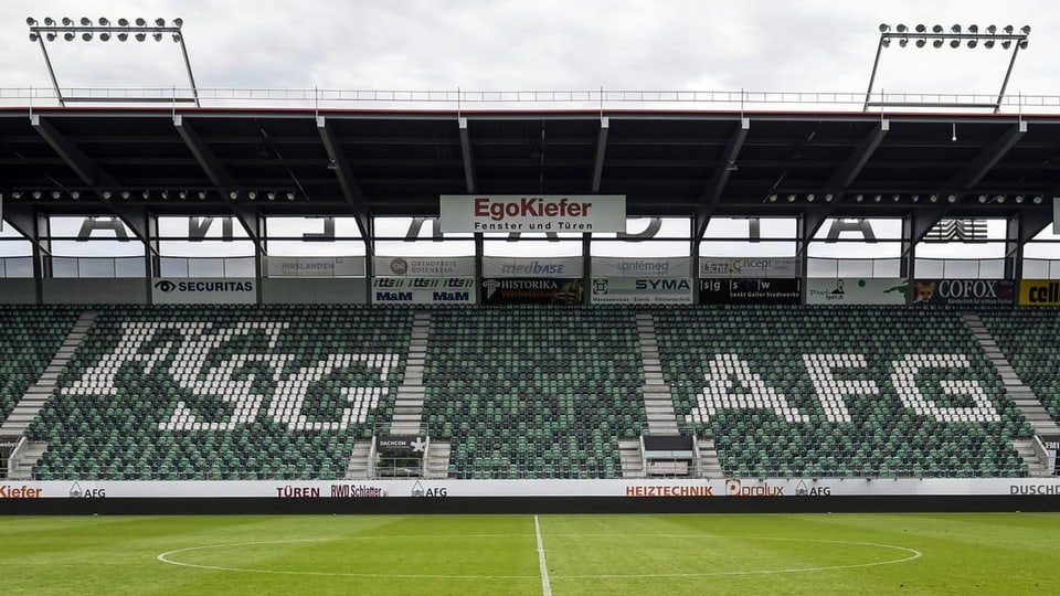 Stadion mit Logo des FC St. Gallen