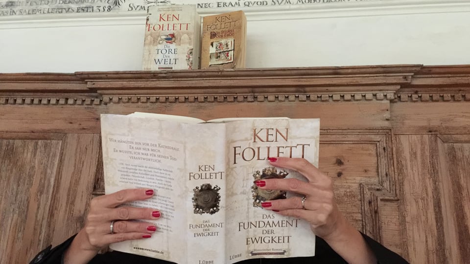 Annette König versteckt sich hinter dem Roman «Das Fundament 