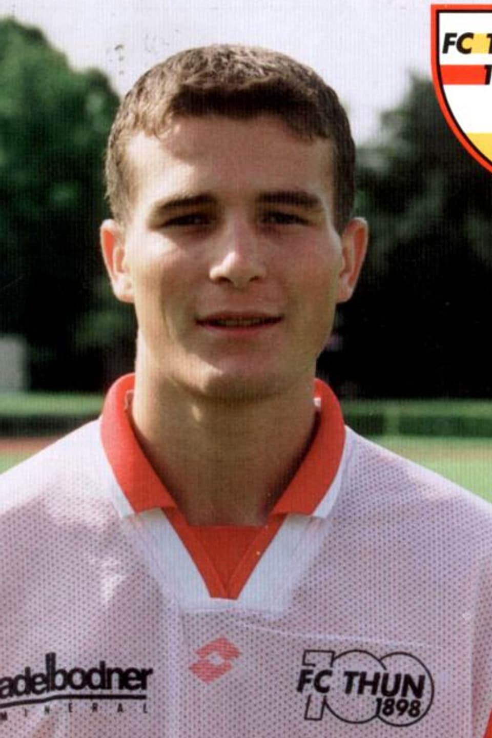 1998 folgte dann der Wechsel zum FC Thun. Mit den Berner Oberländern spielte Alex Frei eine Saison lang in der zweihöchsten Schweizer Spielklasse, ehe es ihn bereits wieder weiter zog.