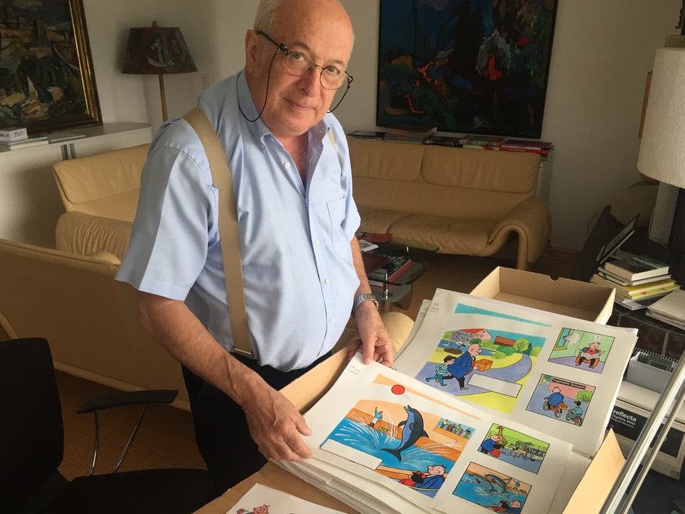 Roy Oppenheim zeigt Papa Moll-Zeichnungen