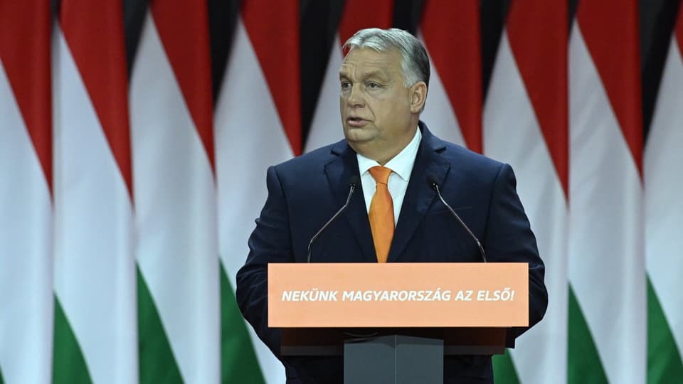  Der ungarische Premierminister bei einem Parteikongress in Budapest (18. November 2023)