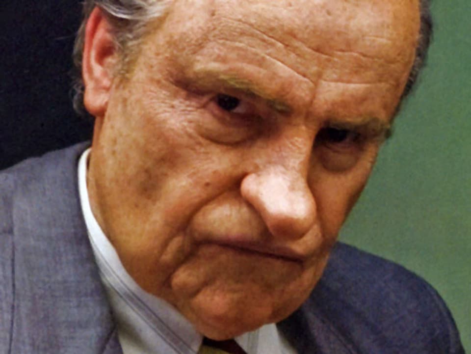 Darstellung Nixons mit einer überproportional grossen Nase in dem Film  «Watchmen».