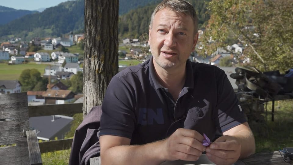 Urs Durrer baut im Kanton Graubünden Safran an