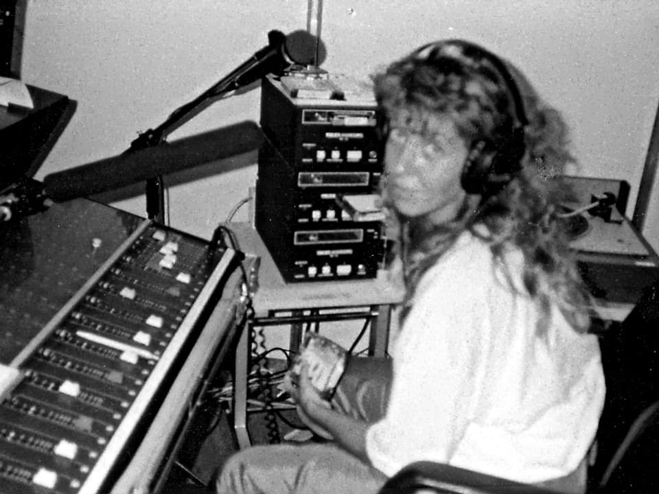 "Aus dem Radiostudio, 1989. Inklusive Dauerwelle". 