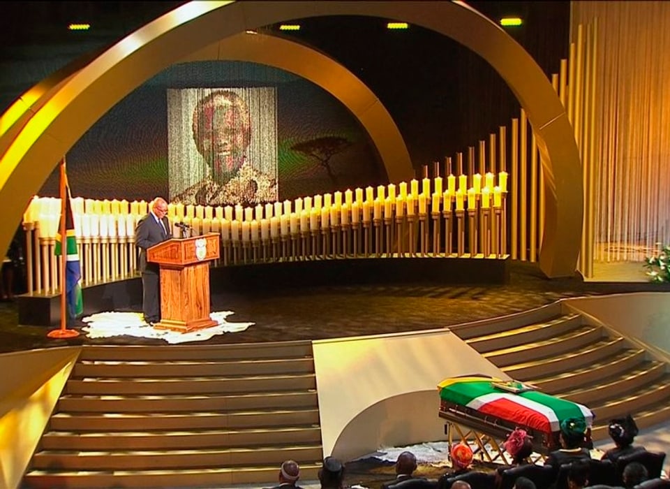 Zuma spricht an der Beerdigung Mandelas