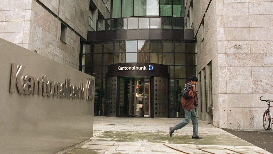 Aussenansicht des Hauptsitzes der Aargauischen Kantonalbank.