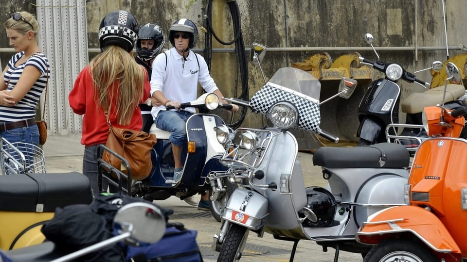 Vespa-Töffs beim Schweizer Vespa-Treffen.