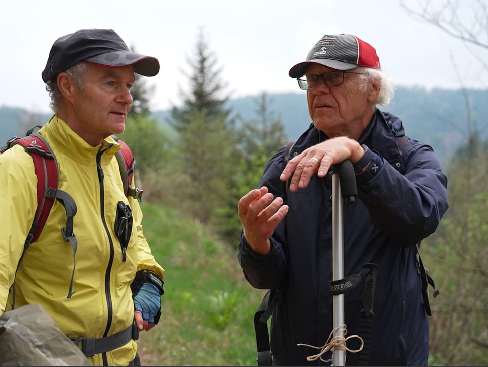 Hanspeter Bäni und Jürgen Podlass in Diskussion