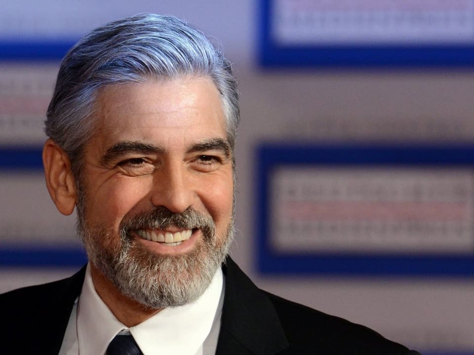 George Clooney: kann sich fas alles leisten, auch Bart - sieht aber sehr kurz geschnitten besser aus.