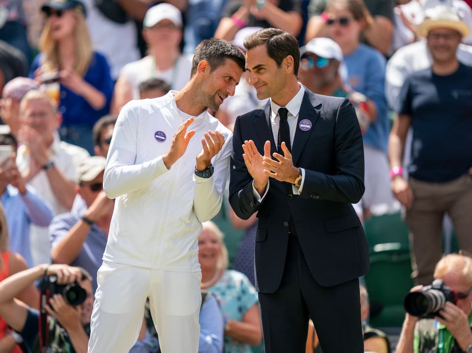Novak Djokovic und Roger Federer in Wimbledon 2022.