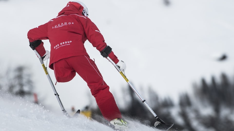 Skifahrer mit einem Bein