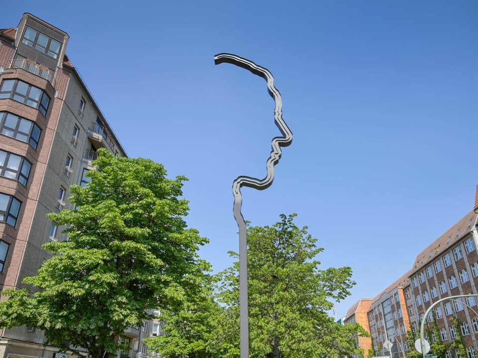 The Johann Georg Elser monument in Berlin shows the silhouette of the resister.