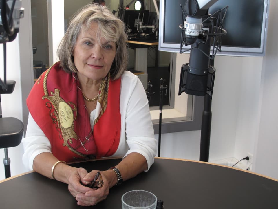 Eleonora Schnyder von Wartensee zu Besuch im Studio von Radio SRF 1.