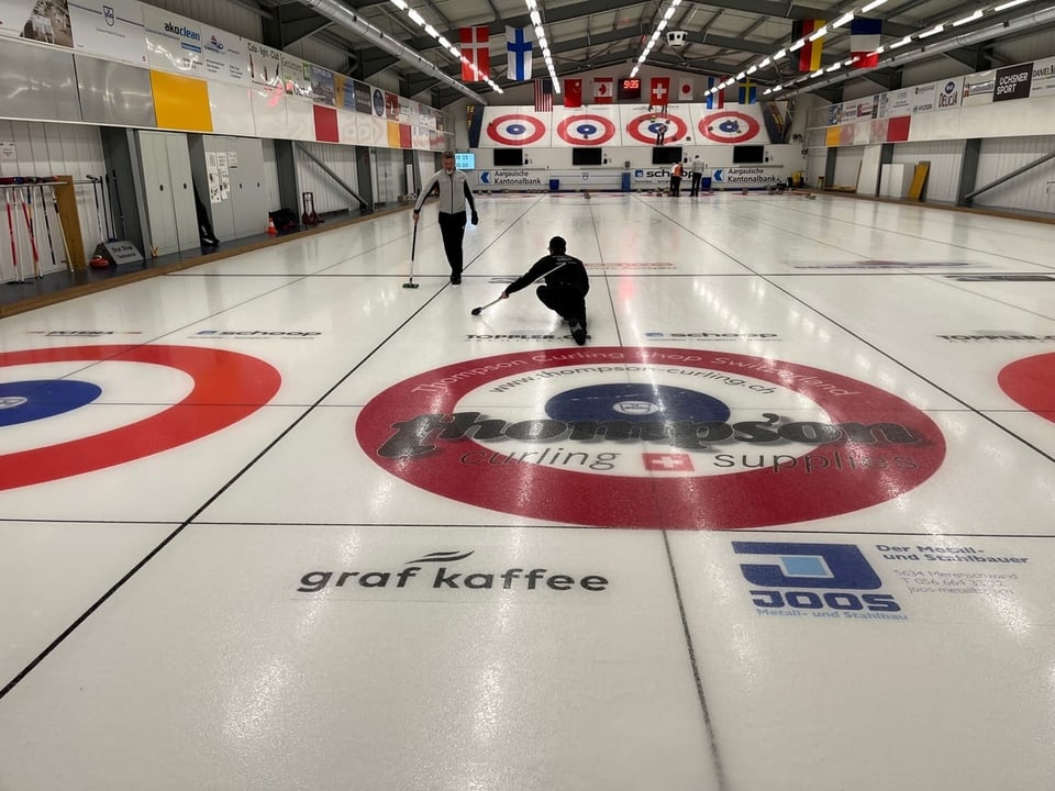 Blick in die Curlinghalle in Baden.