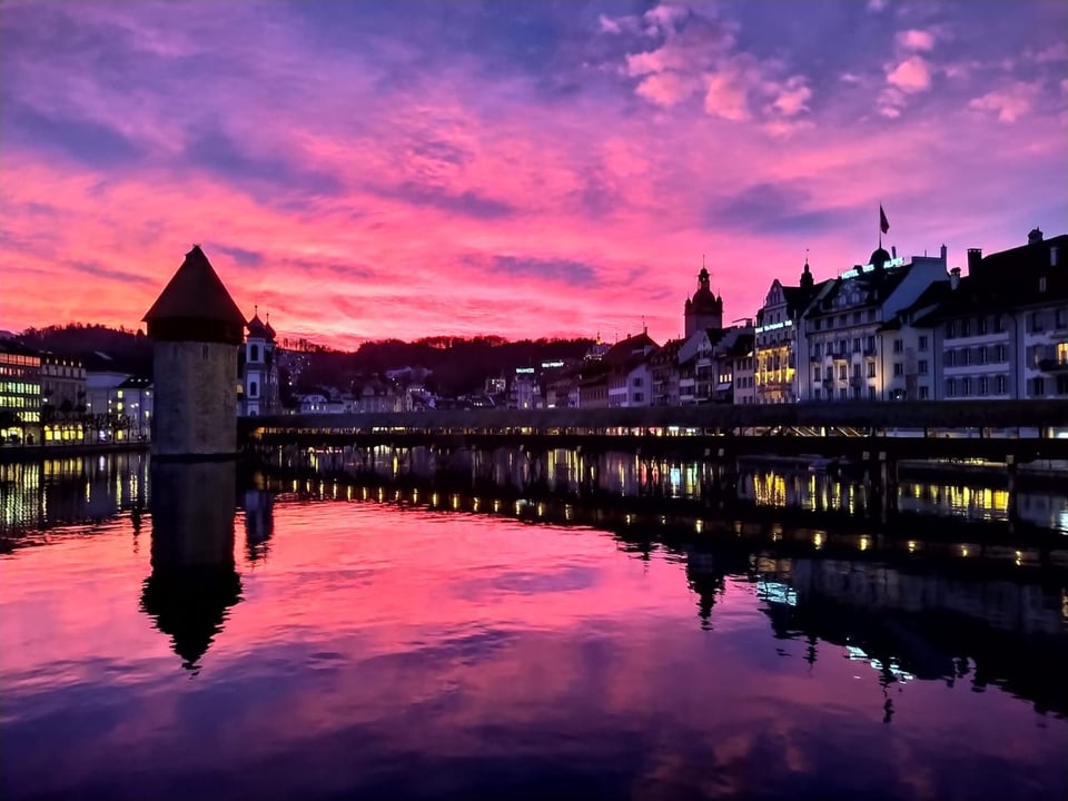 Wunderschöner Sonnenuntergang in Luzern. 