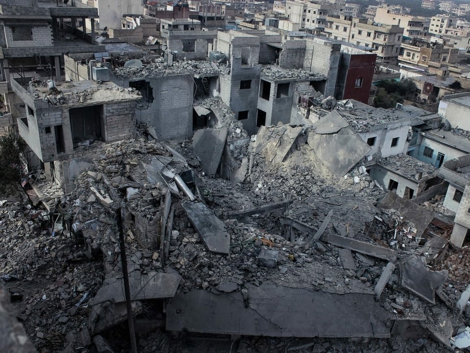 Eingestürzte Gebäude in Binnish, Syrien.